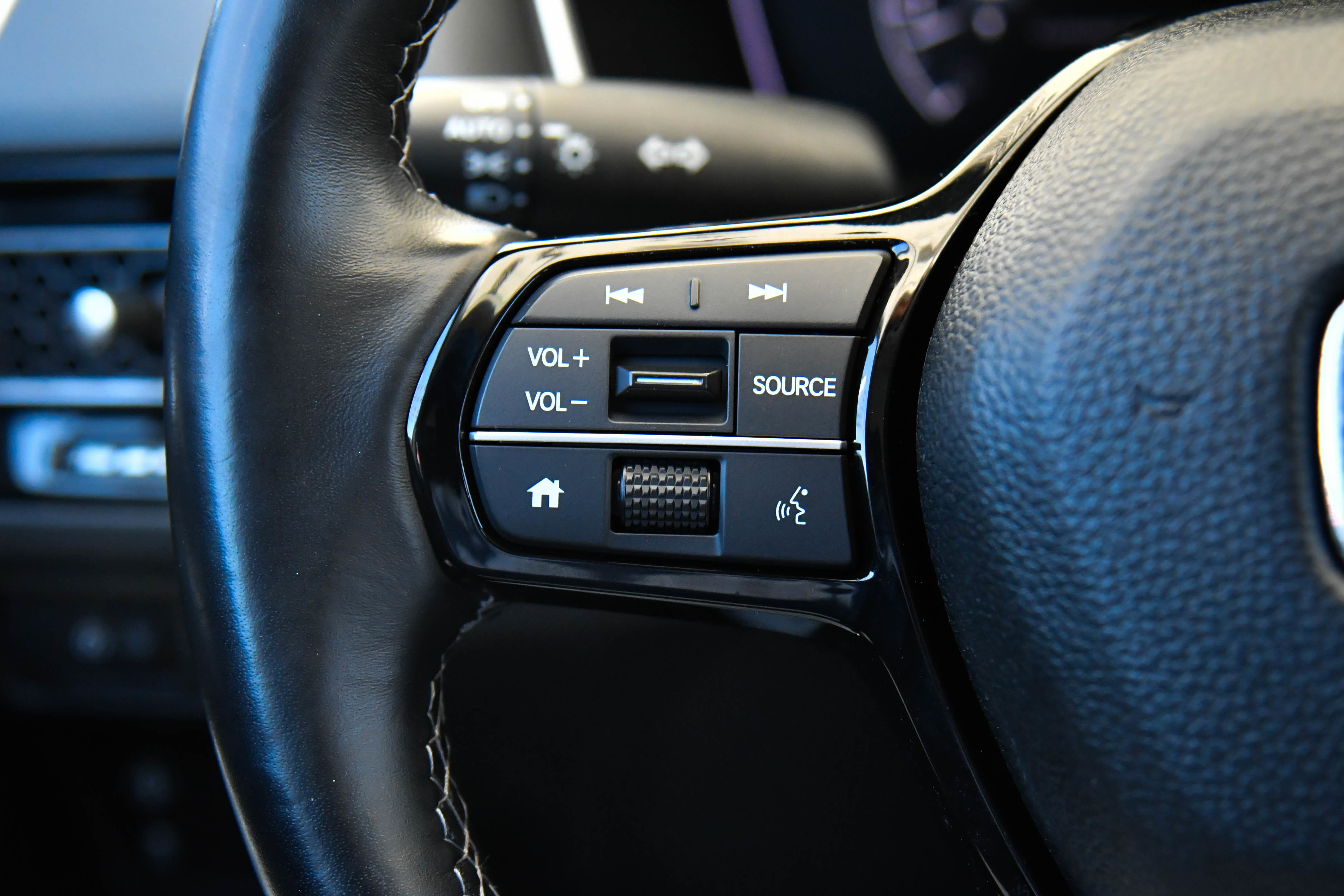 Used 2024 Honda Civic EX-L image 30