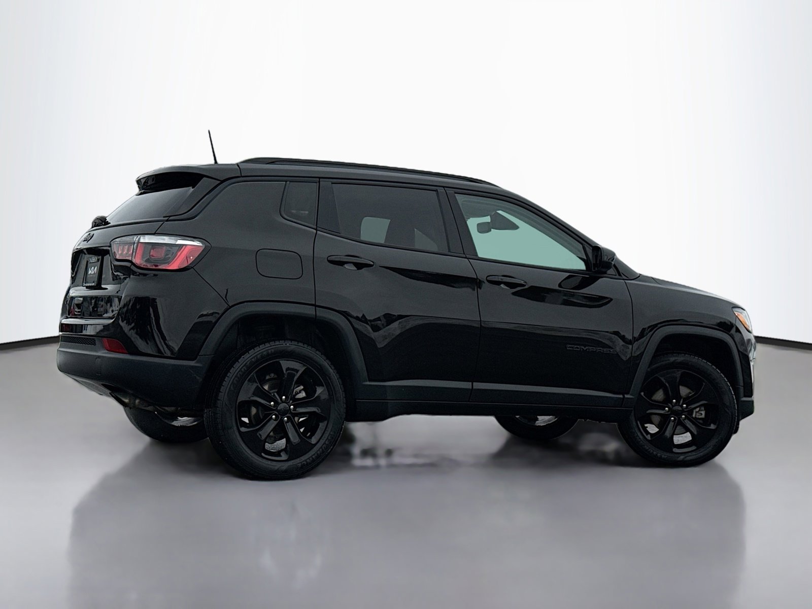 Used 2020 Jeep Compass Latitude image 2