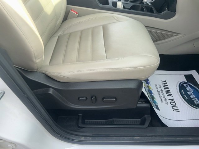 Used 2017 Ford Escape Titanium image 31