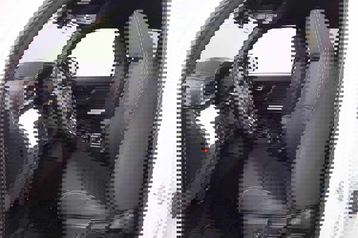 Used 2024 Toyota Tacoma TRD Off-Road image 10