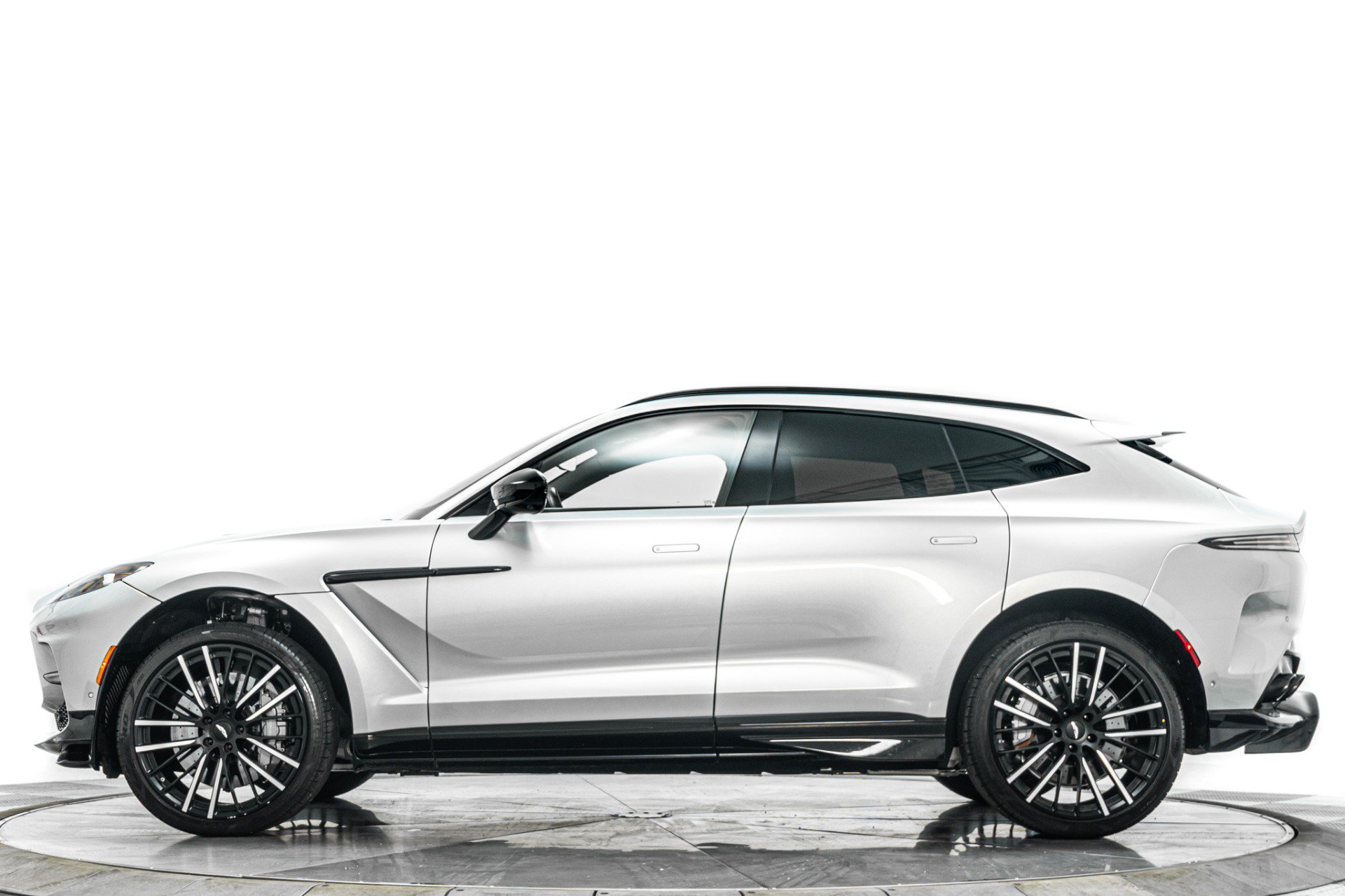 Used 2023 Aston Martin DBX 707 AWD/4WD image 6