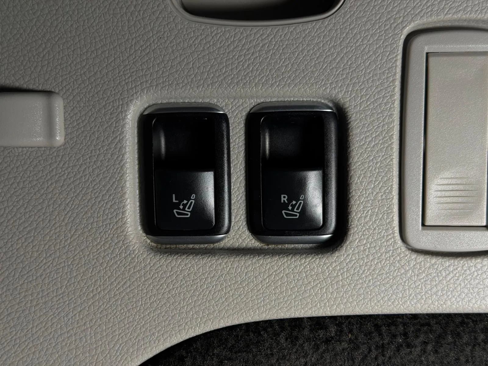 Used 2016 Mercedes-Benz GL 320 BlueTEC 4MATIC image 13