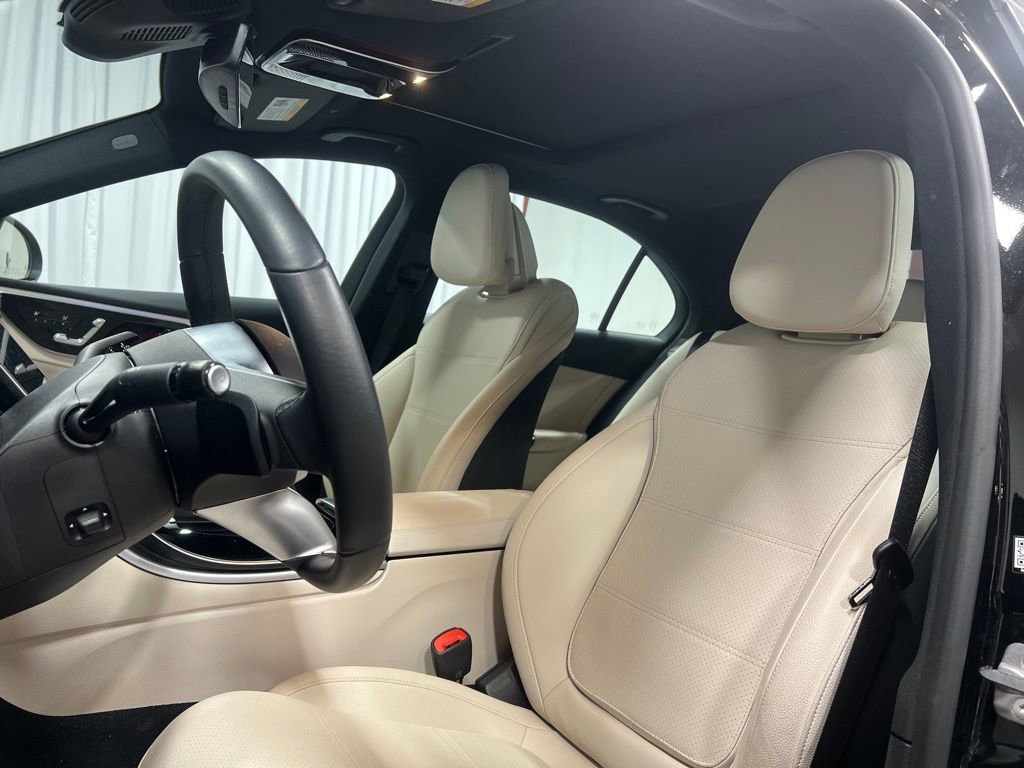 Used 2025 Mercedes-Benz C 300 4MATIC Sedan image 22