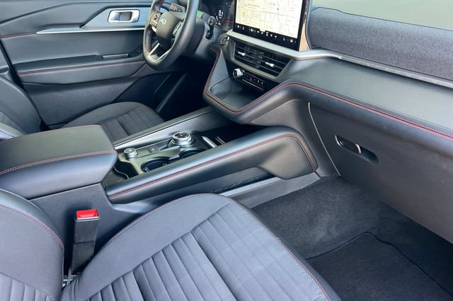 Used 2025 Ford Explorer ST-Line RWD image 21