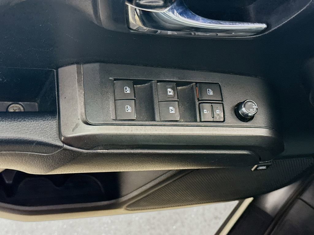 Used 2018 Toyota Tacoma TRD Sport w/ TRD Premium Sport Package image 18