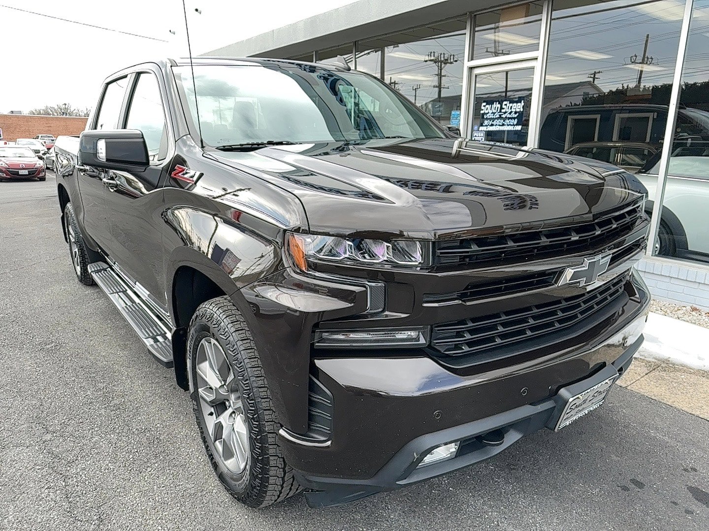 Used 2019 Chevrolet Silverado 1500 RST AWD/4WD image 2