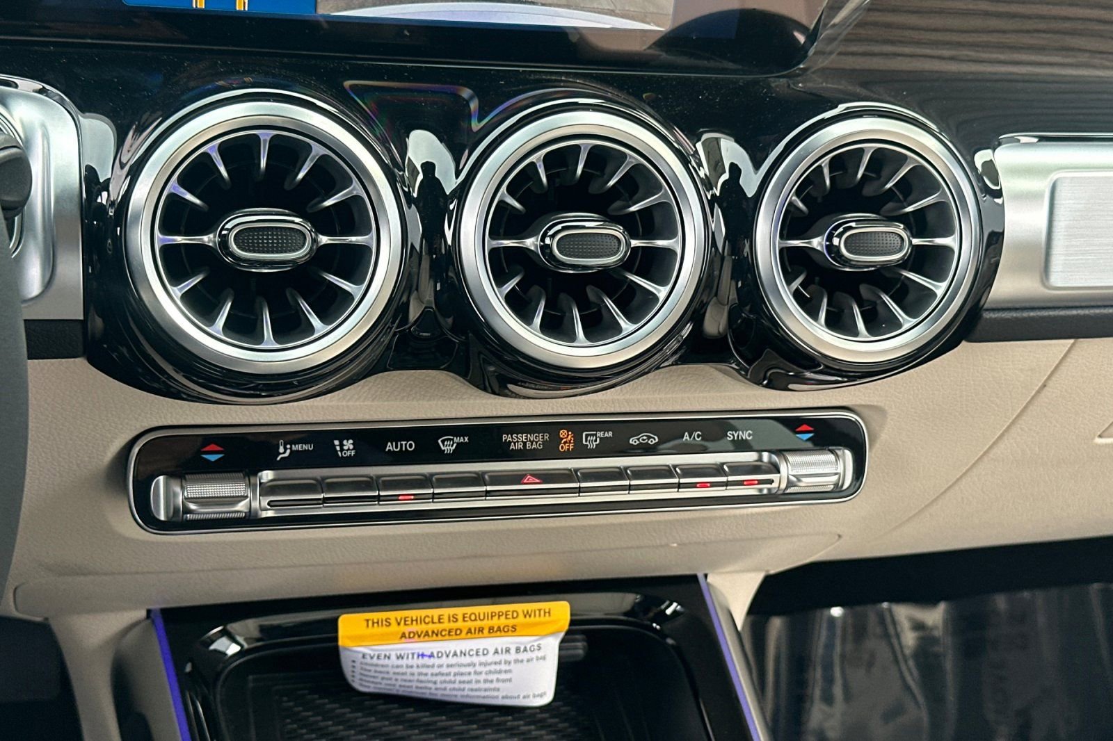 New 2026 Mercedes-Benz GLB 250 4MATIC image 17