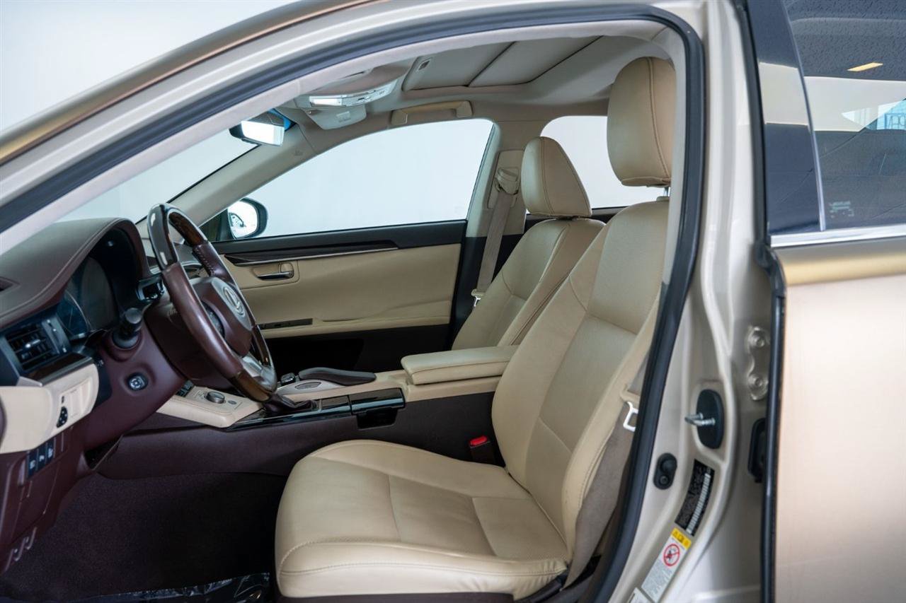 Used 2017 Lexus ES 350 w/ Navigation System Package FWD image 9