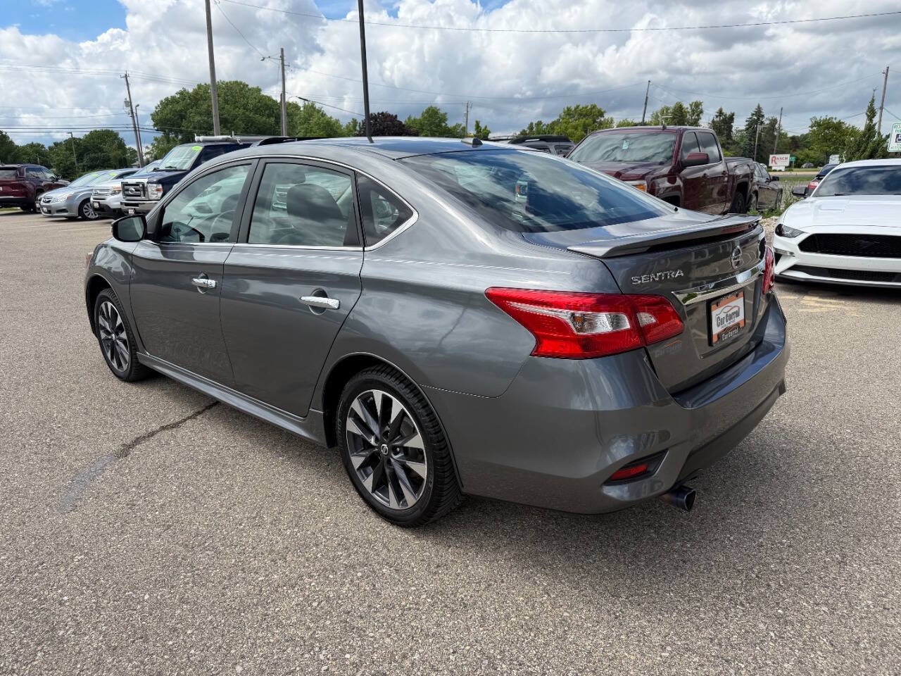 Used 2016 Nissan Sentra SR w/ SR Premium Package FWD image 3