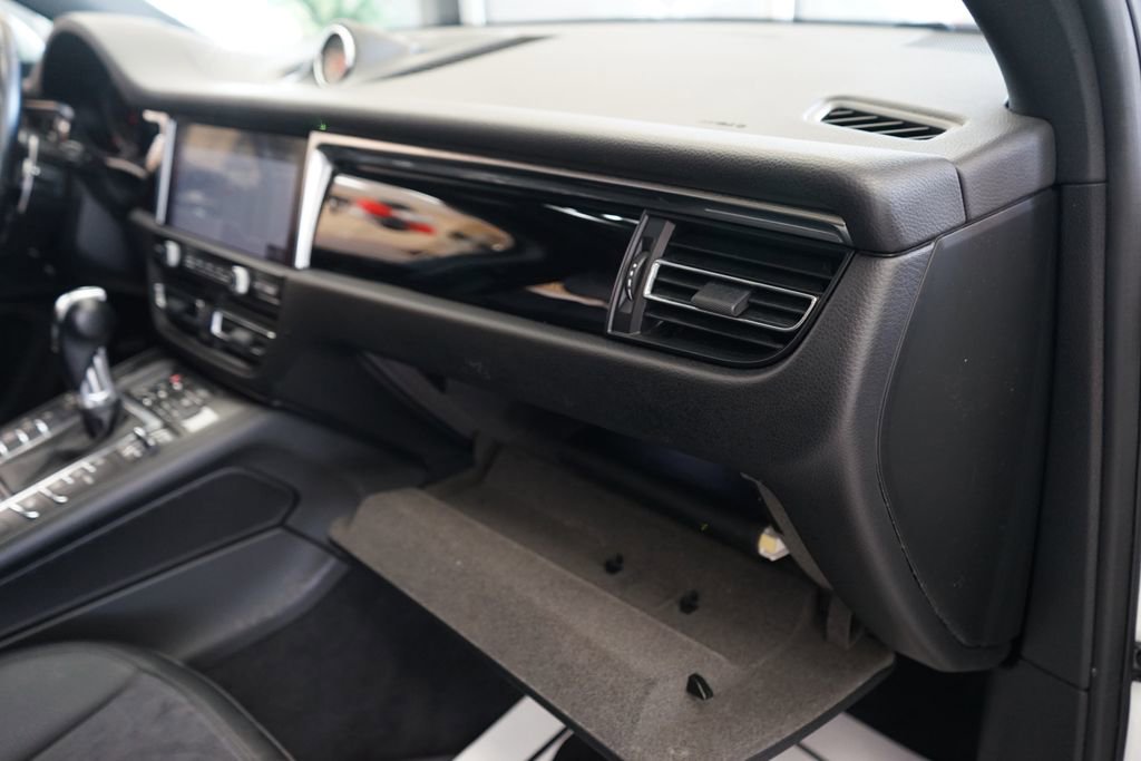 Used 2019 Porsche Macan image 48