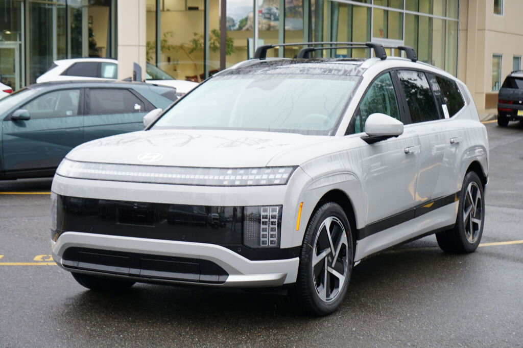 New 2026 Hyundai Ioniq 9 Calligraphy image 1