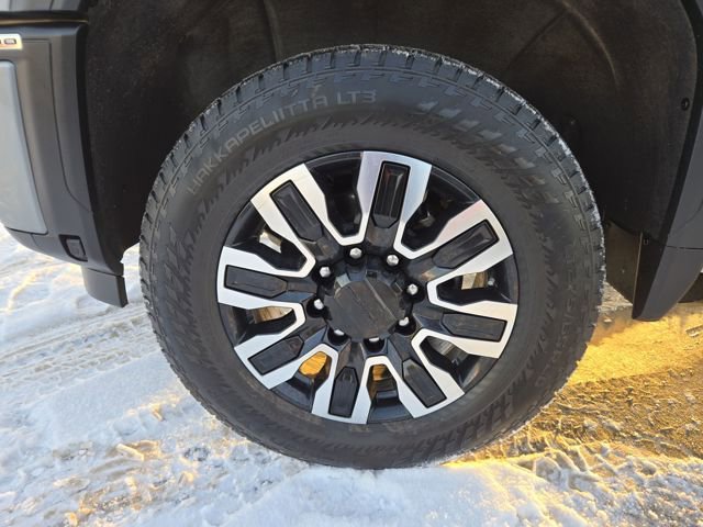 Used 2024 GMC Sierra 3500 Denali Ultimate image 7