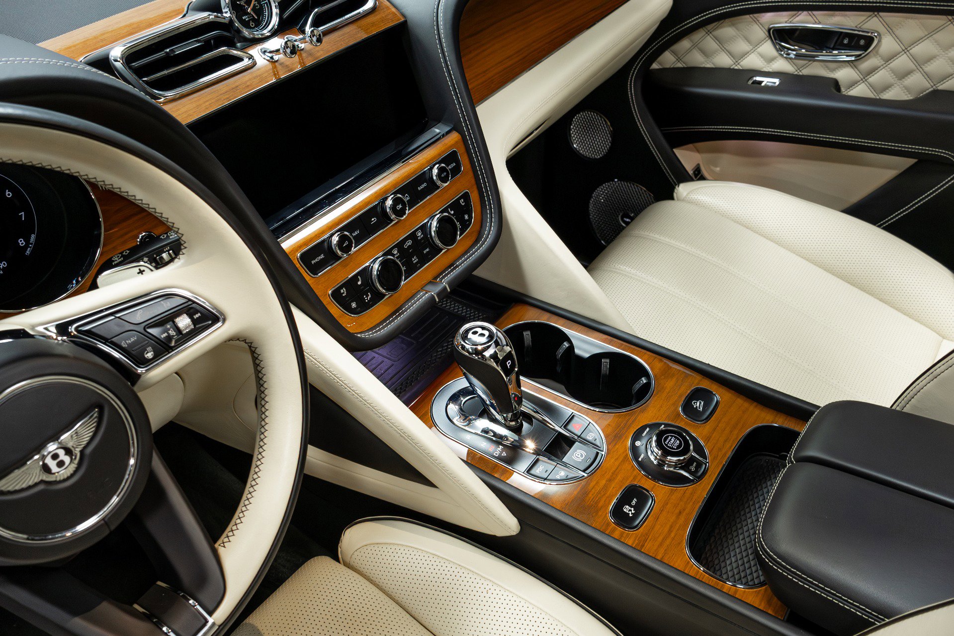 Used 2021 Bentley Bentayga w/ First Edition Specification AWD/4WD image 74