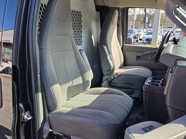 Used 2021 Chevrolet Express 2500 w/ Driver Convenience Package image 17
