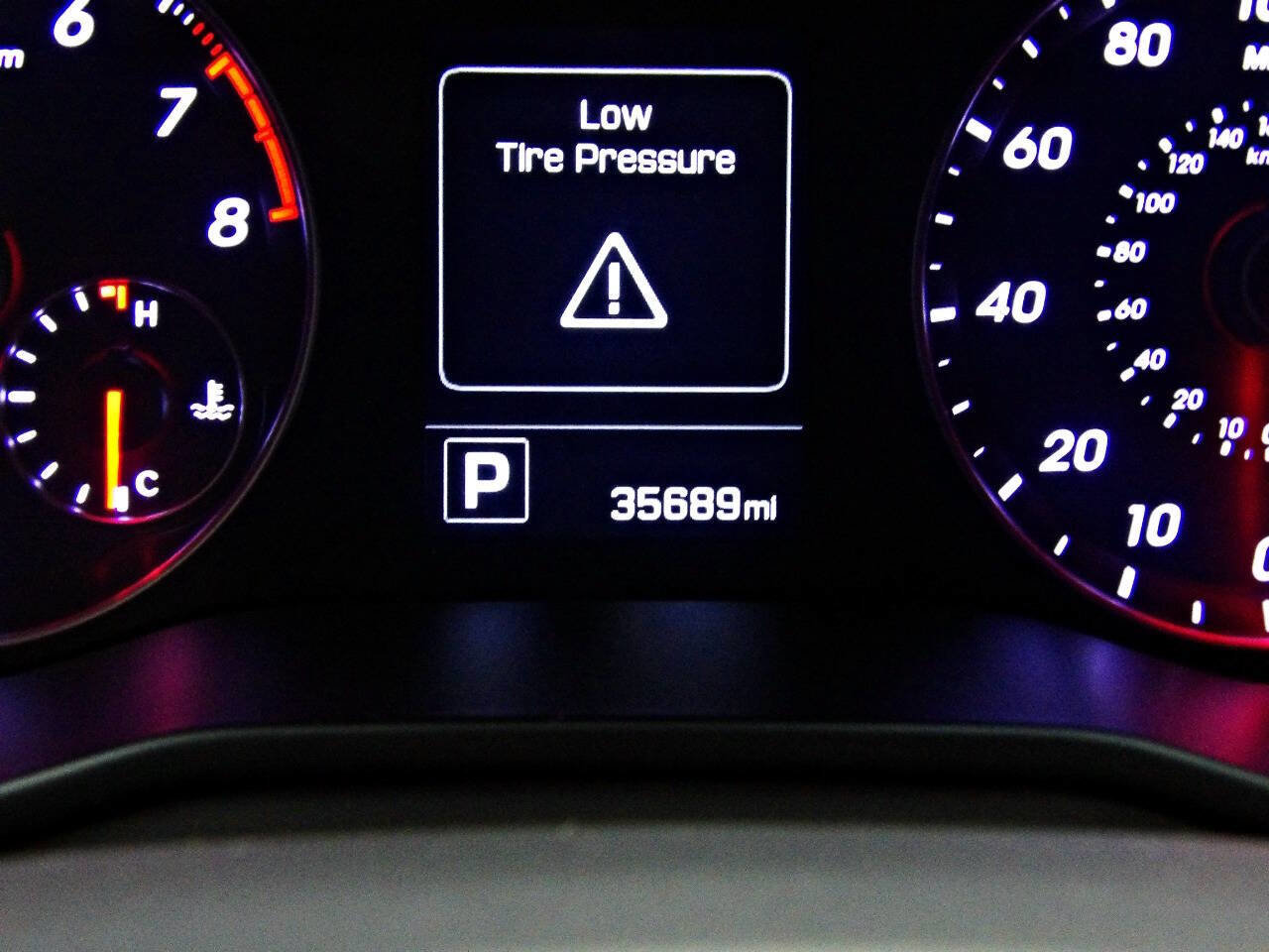 Used 2016 Hyundai Veloster Turbo image 13