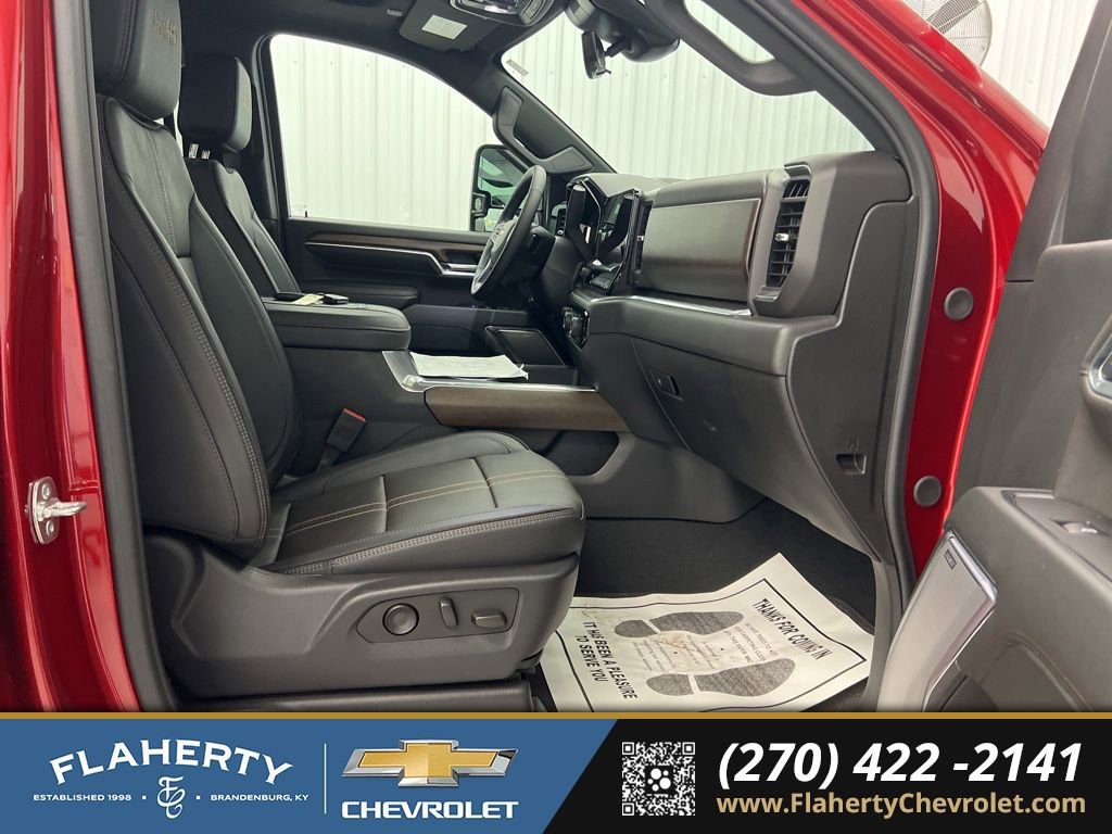 Used 2025 Chevrolet Silverado 3500 High Country w/ Technology Package image 15
