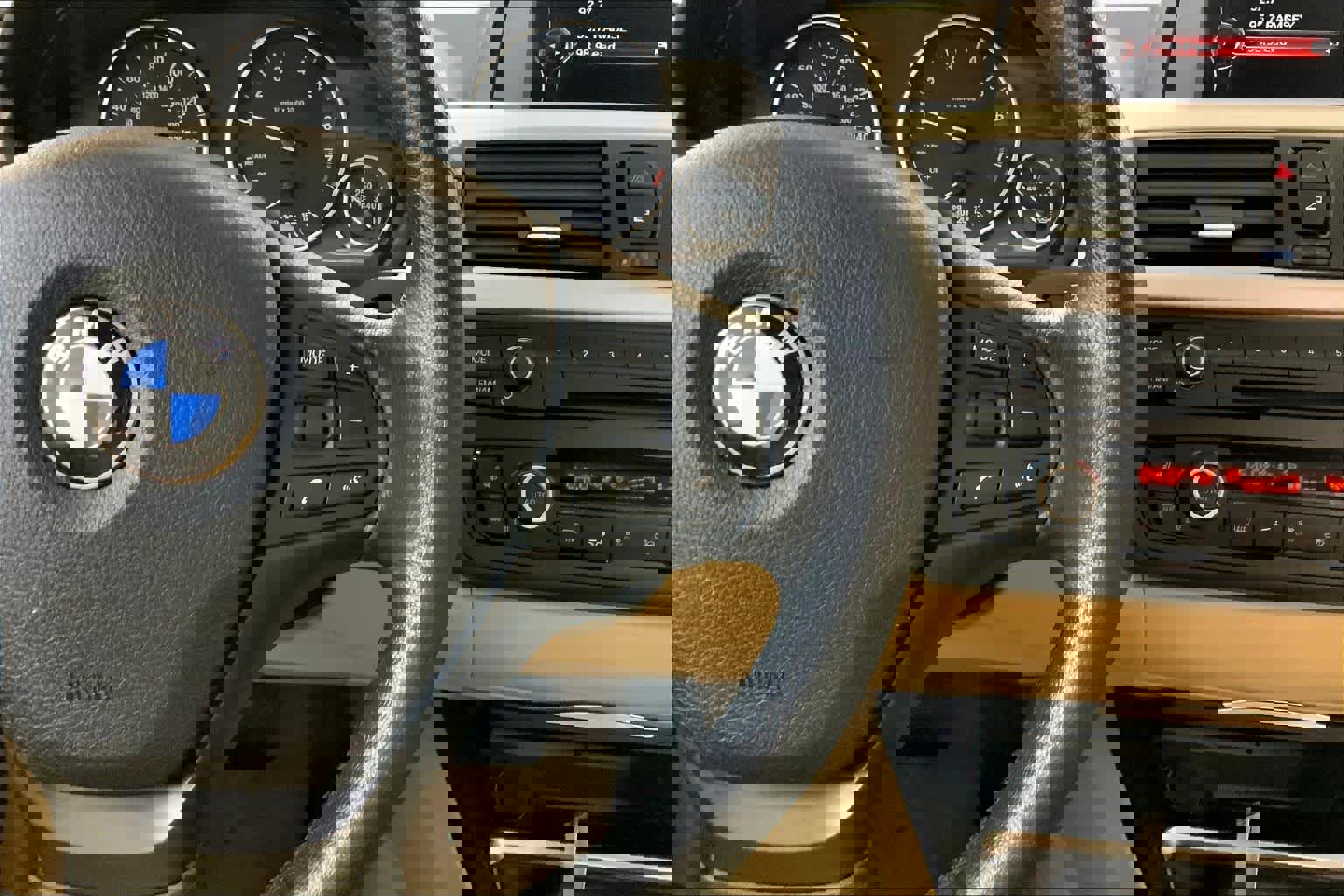 Used 2015 BMW 320i Sedan image 25