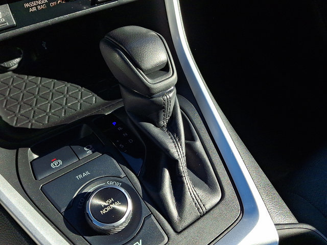 Used 2022 Toyota RAV4 XLE image 15