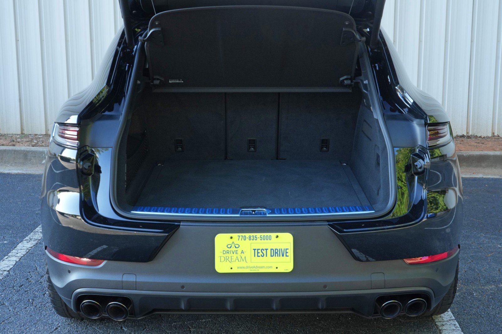 Used 2025 Porsche Cayenne Coupe AWD/4WD image 10