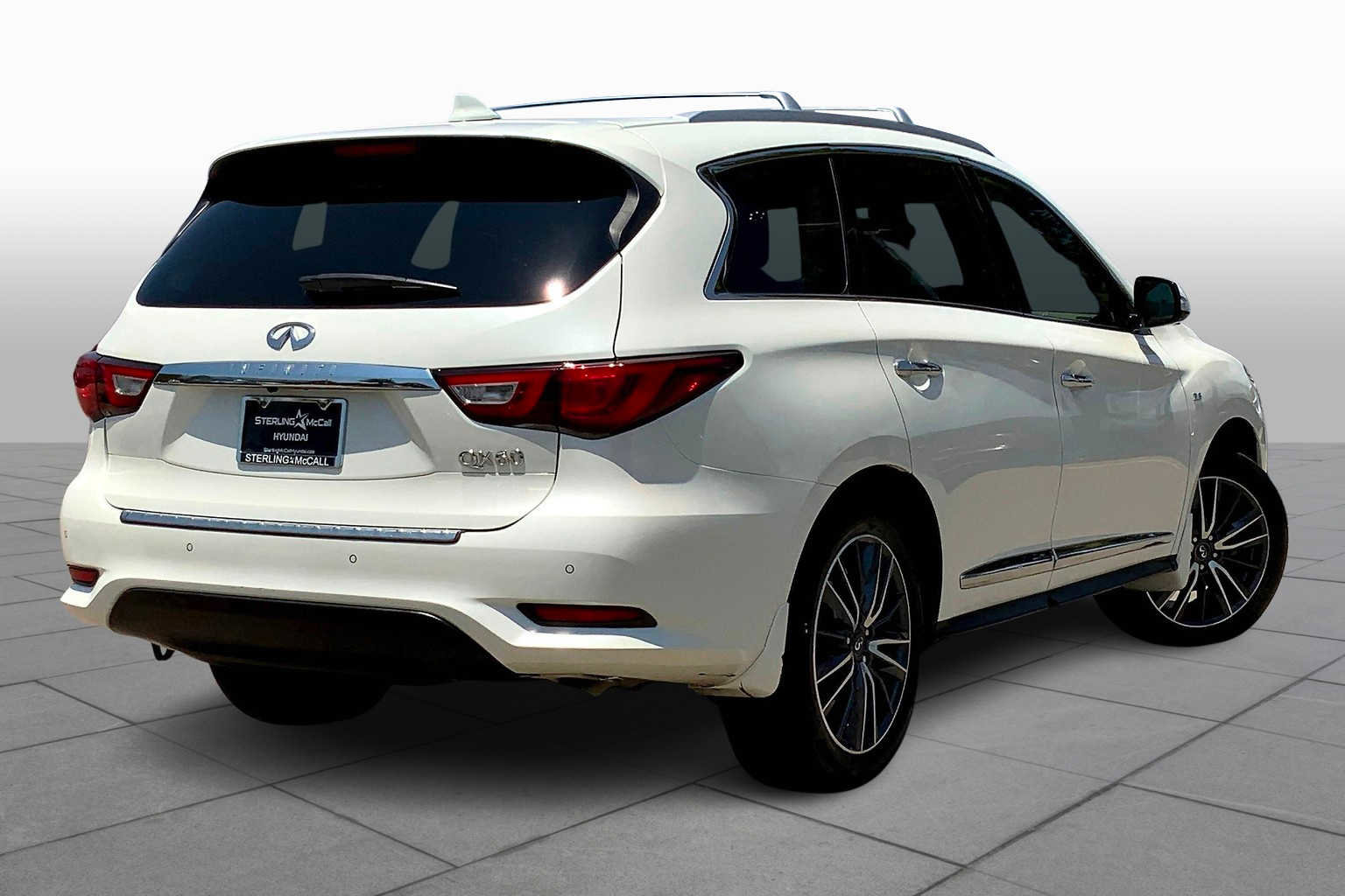 Used 2016 INFINITI QX60 Luxe w/ Deluxe Technology Package AWD/4WD image 13