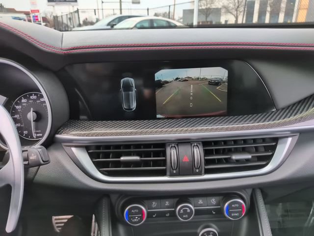 Used 2023 Alfa Romeo Stelvio Estrema image 15