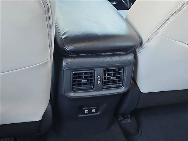 Used 2019 Toyota RAV4 Limited w/ Cold Weather Package FWD image 18