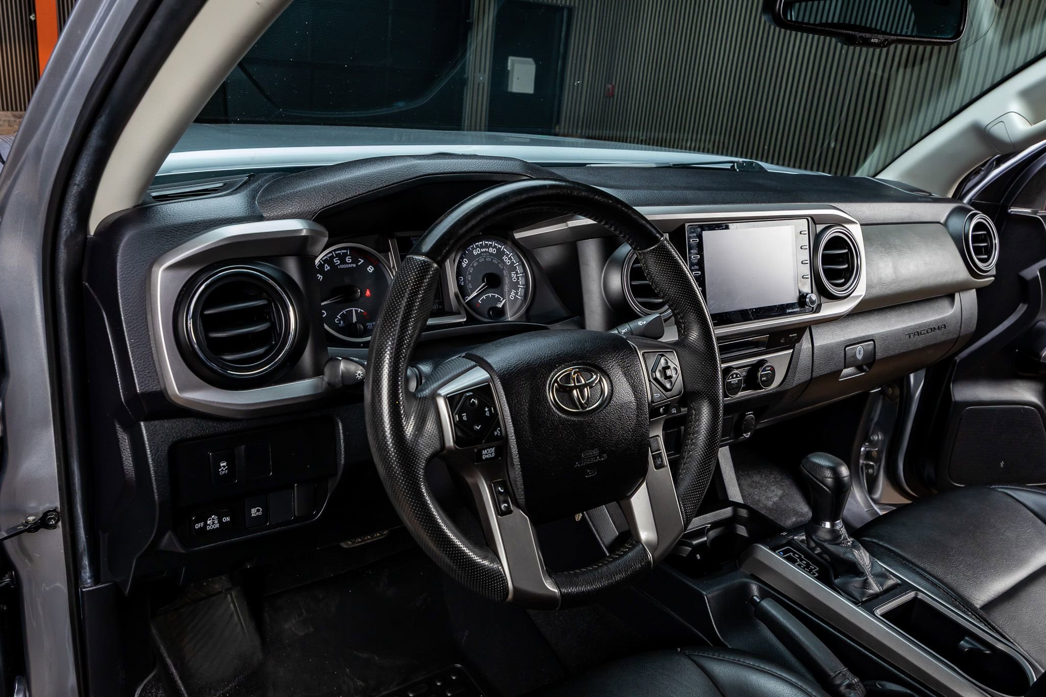 Used 2021 Toyota Tacoma SR5 RWD image 16