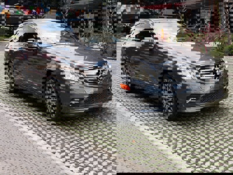 Used 2010 Mercedes-Benz E 550 Coupe image 3