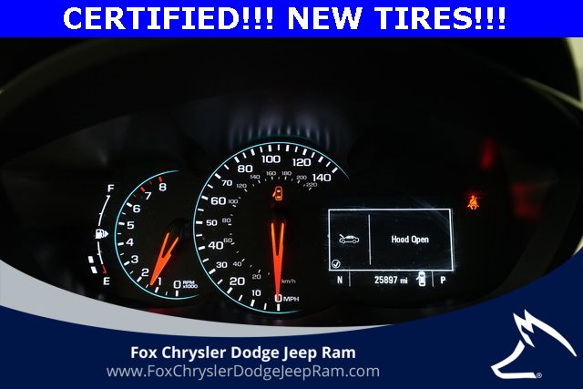 Used 2022 Chevrolet Trax LT w/ LT Convenience Package image 2