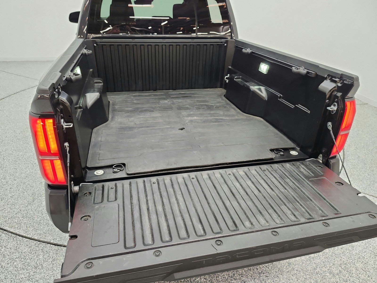 Used 2026 Toyota Tacoma SR5 RWD image 21