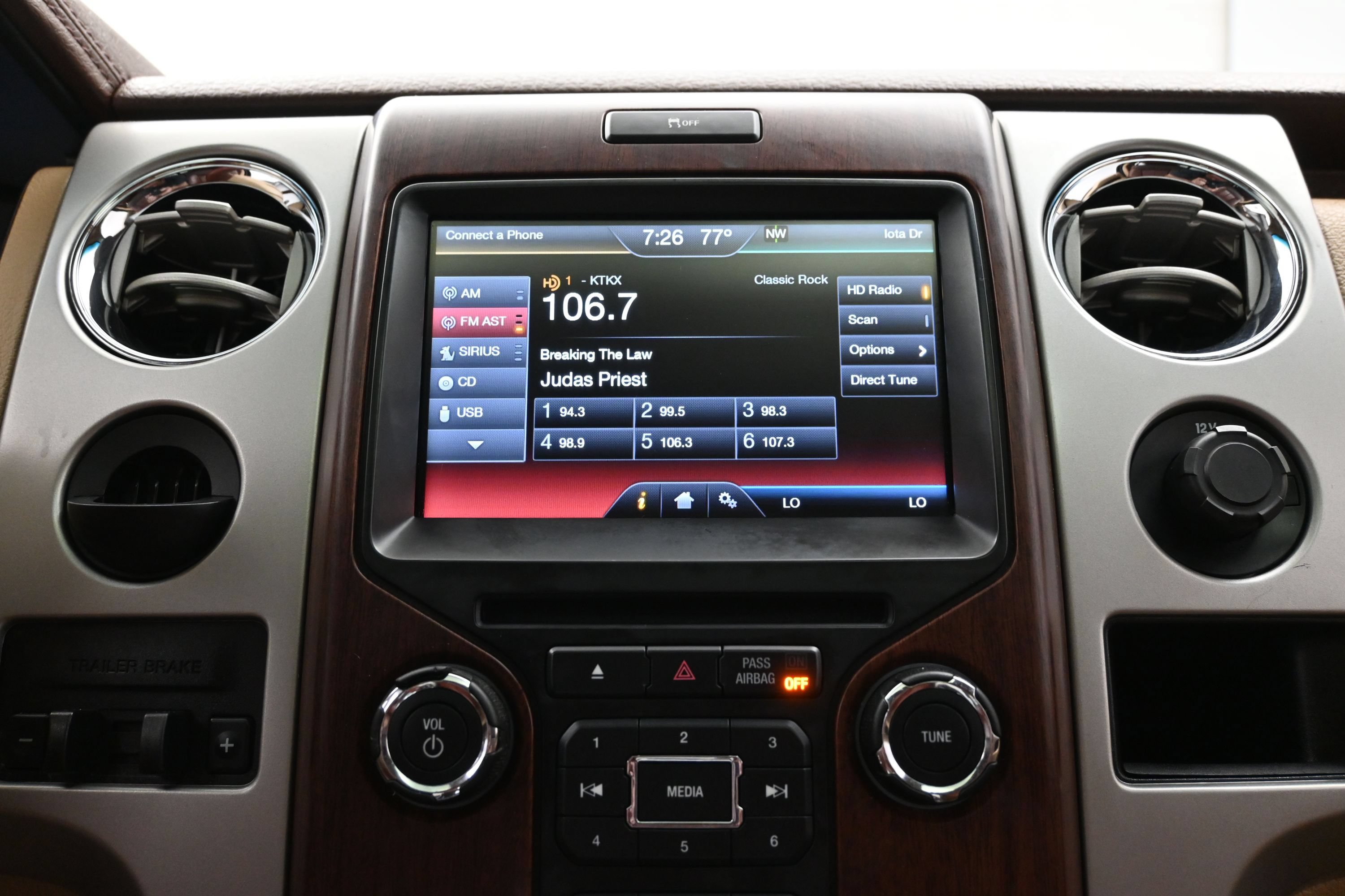 Used 2013 Ford F150 King Ranch w/ King Ranch Luxury Pkg RWD image 32