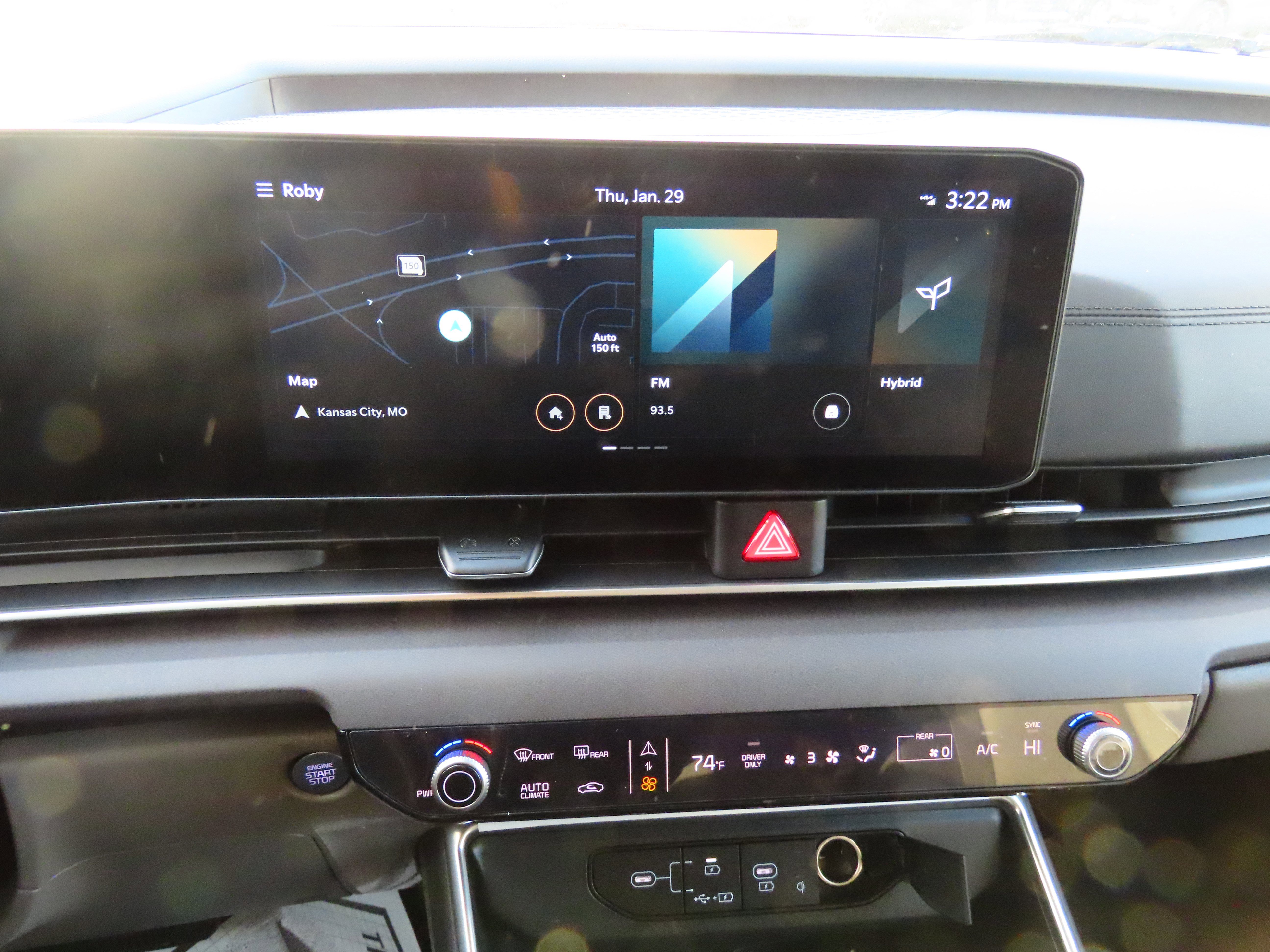 Used 2025 Kia Carnival EX image 23