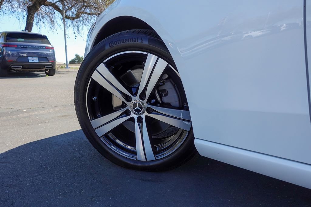 Used 2025 Mercedes-Benz C 300 4MATIC Sedan image 10