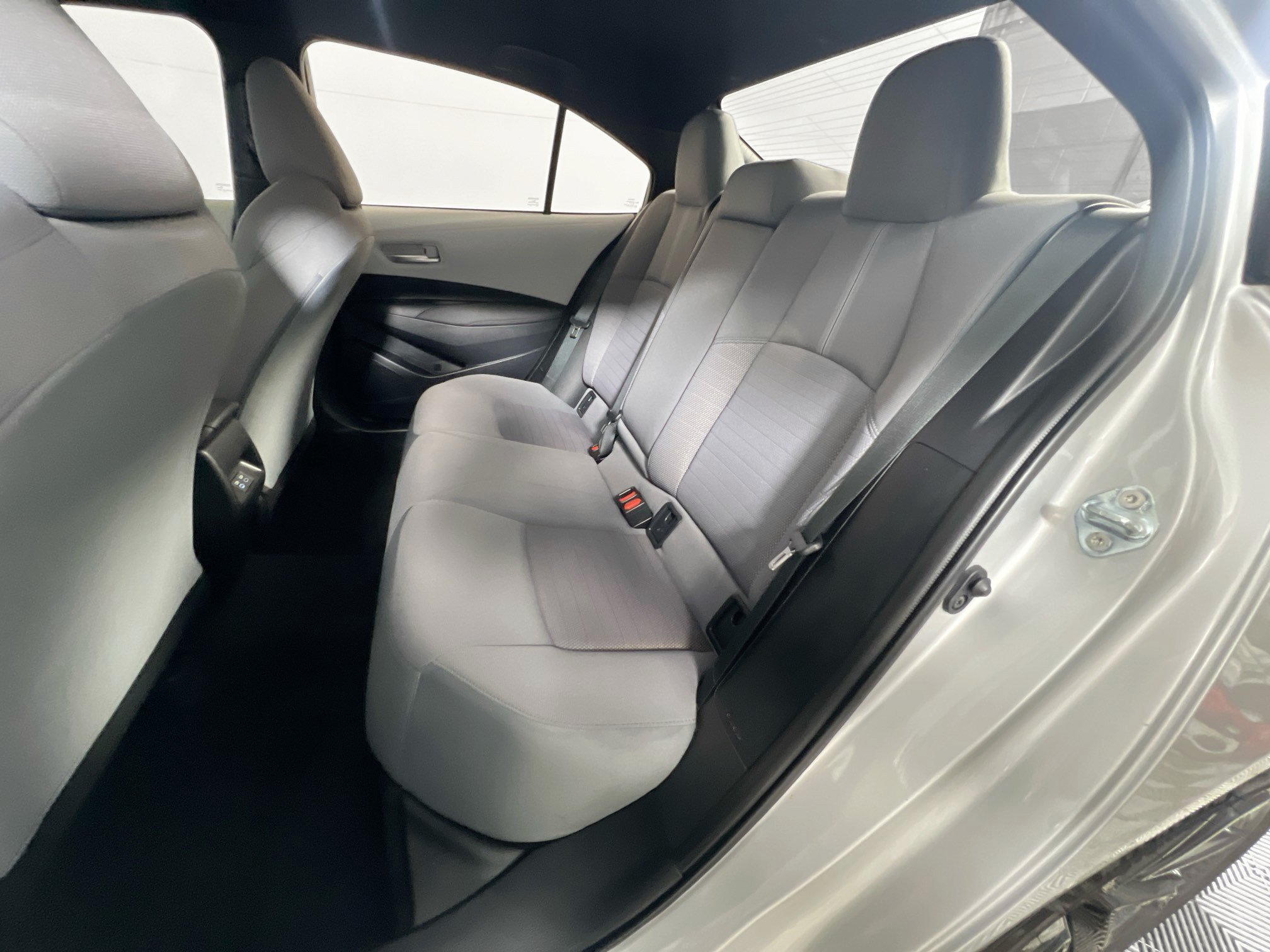 Used 2025 Toyota Corolla SE FWD image 29