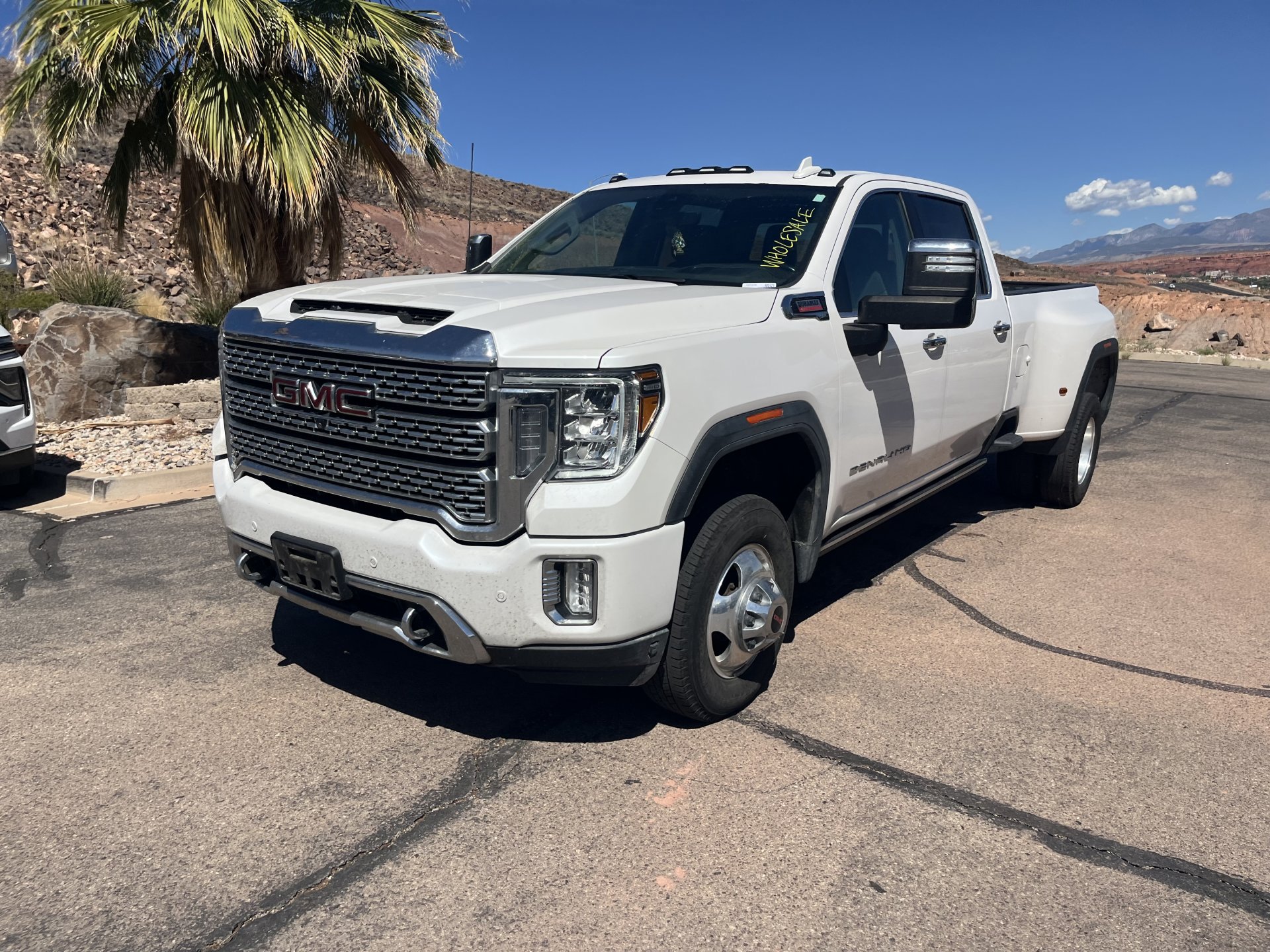 Used 2023 GMC Sierra 3500 Denali w/ Denali Ultimate Package AWD/4WD image 5