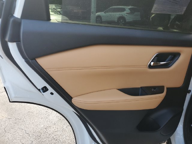 Certified 2023 Nissan Rogue Platinum w/ Platinum Premium Package FWD image 7