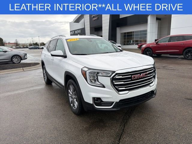 Used 2024 GMC Terrain SLT image 3
