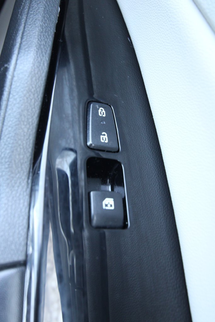 Used 2023 Kia Sportage EX FWD image 24
