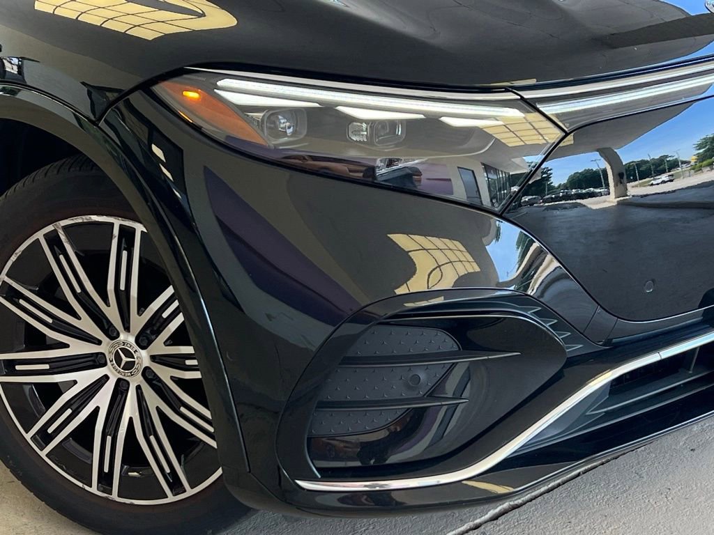 Used 2023 Mercedes-Benz EQS 580 4MATIC SUV w/ Exclusive Trim Package image 36