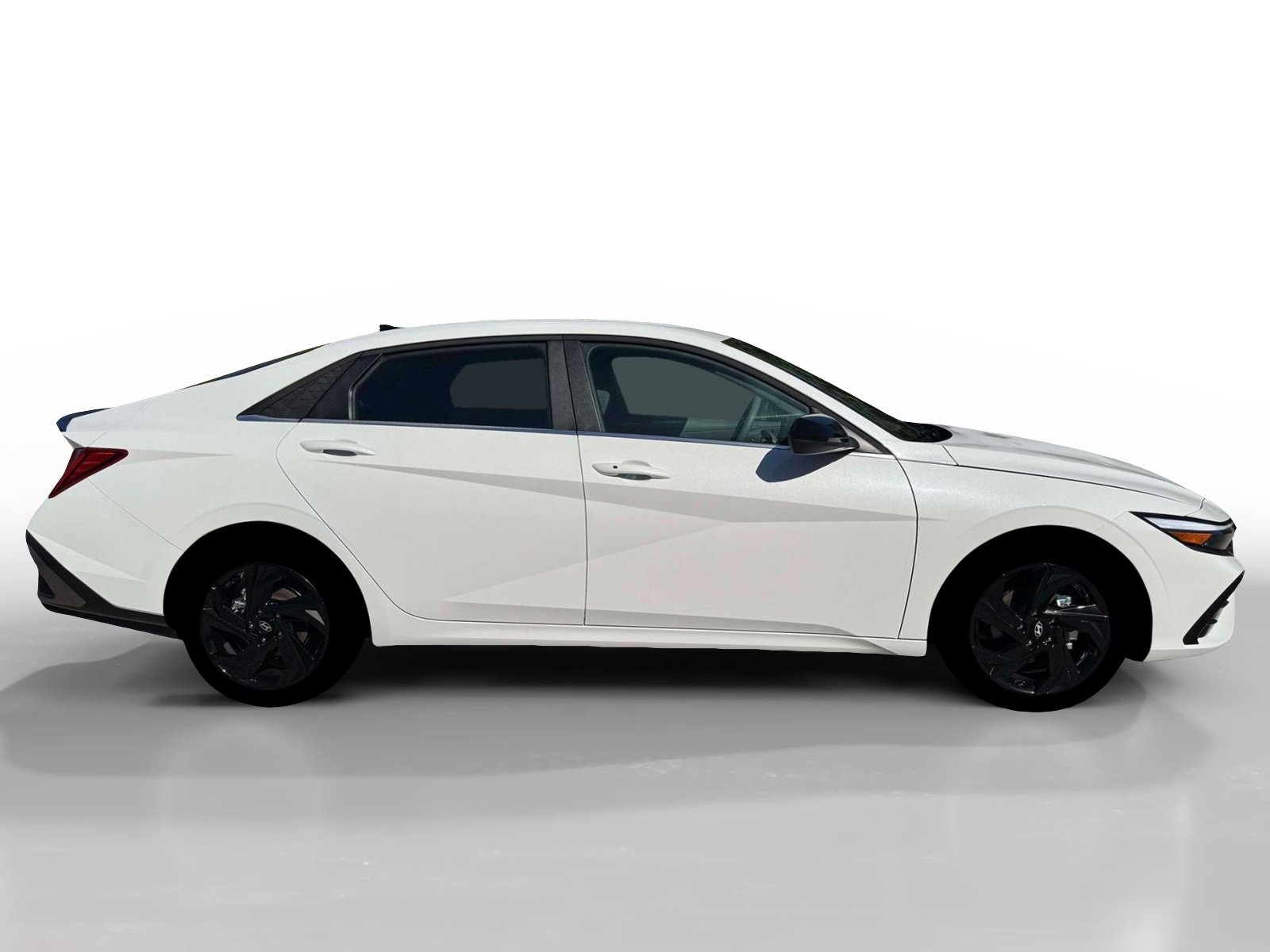 New 2026 Hyundai Elantra SEL Sport Premium FWD image 9