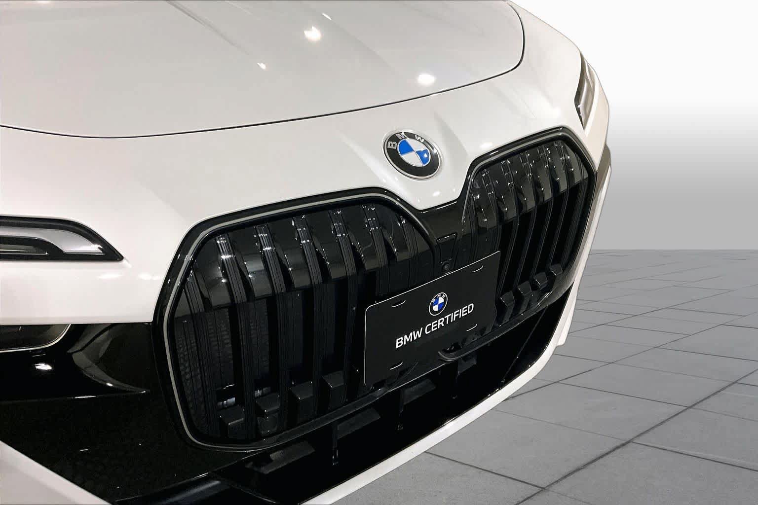 Used 2026 BMW 740i xDrive AWD/4WD image 31