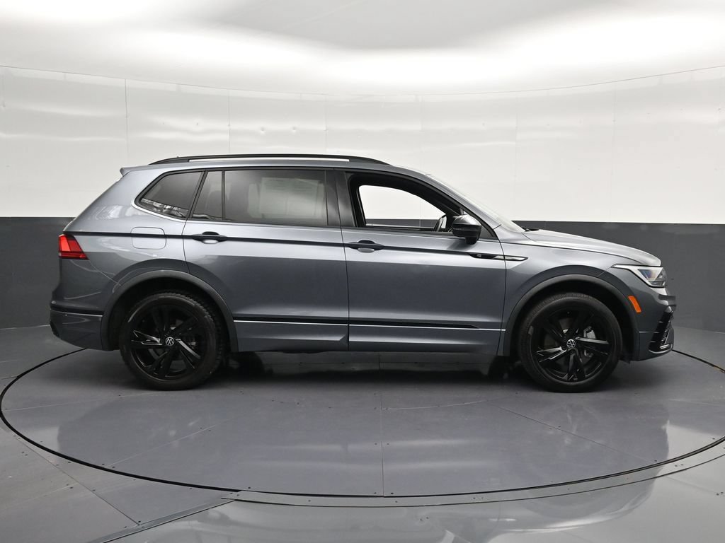 Used 2023 Volkswagen Tiguan SE R-Line FWD image 4