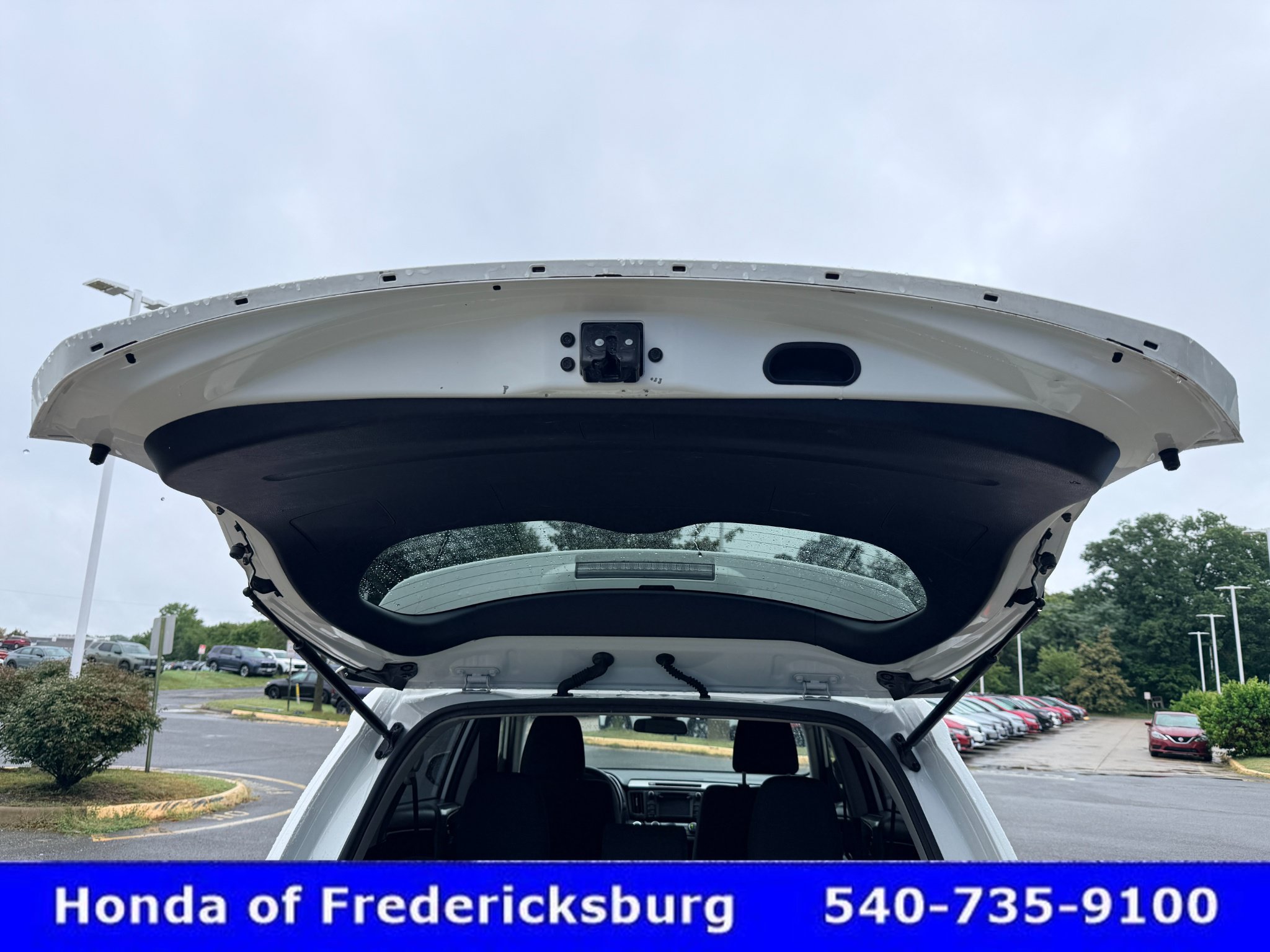 Used 2018 Toyota RAV4 XLE w/ Plus Extra Value Package AWD/4WD image 17