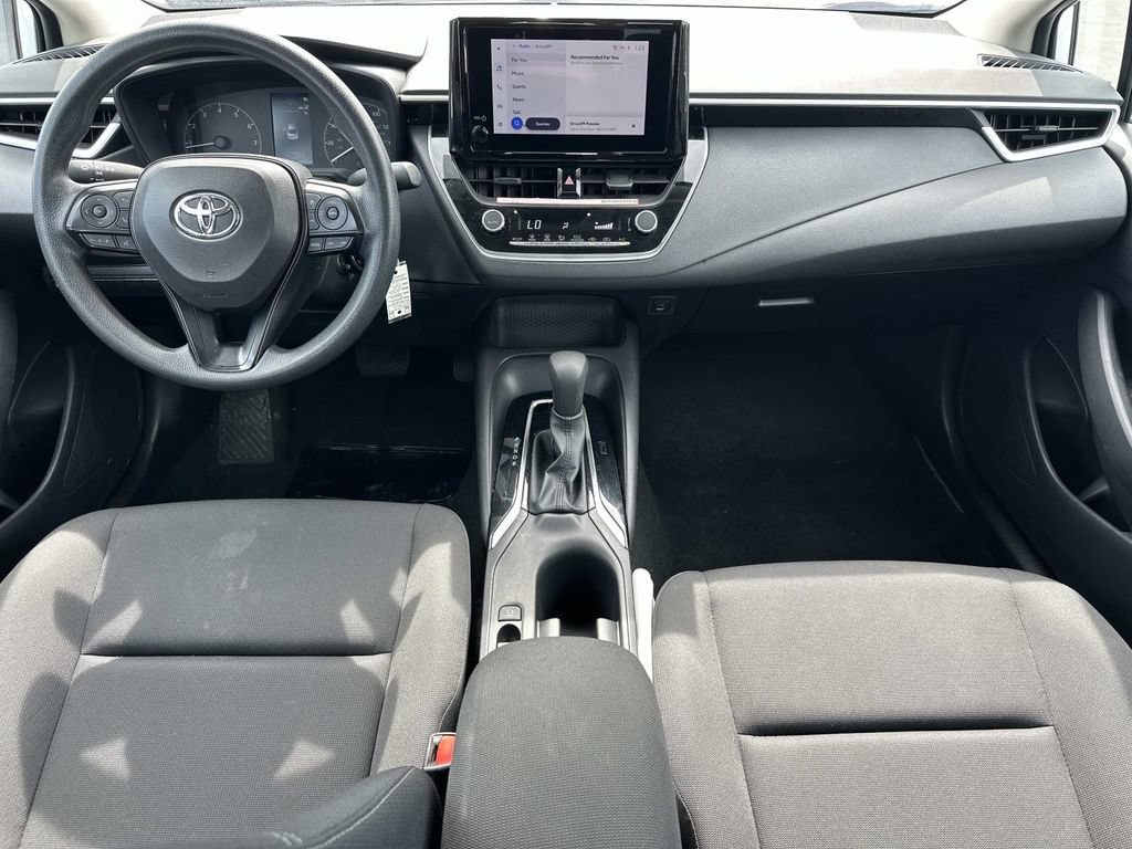Used 2025 Toyota Corolla LE FWD image 12