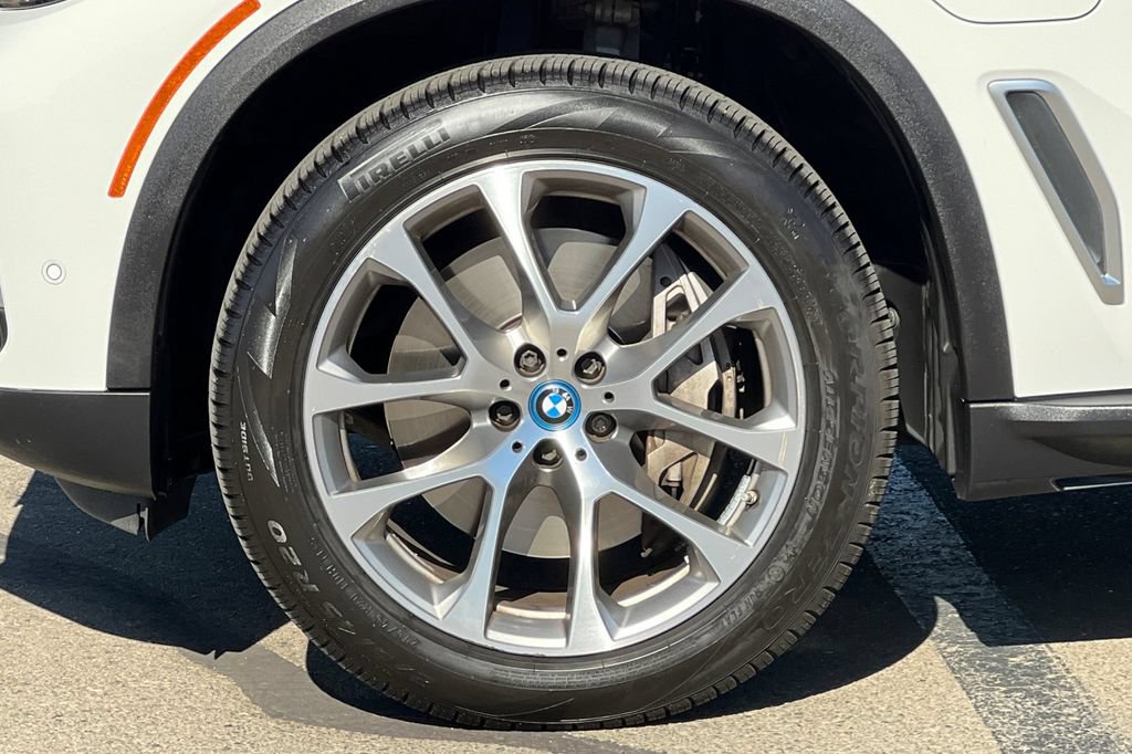 Used 2023 BMW X5 xDrive45e AWD/4WD image 28