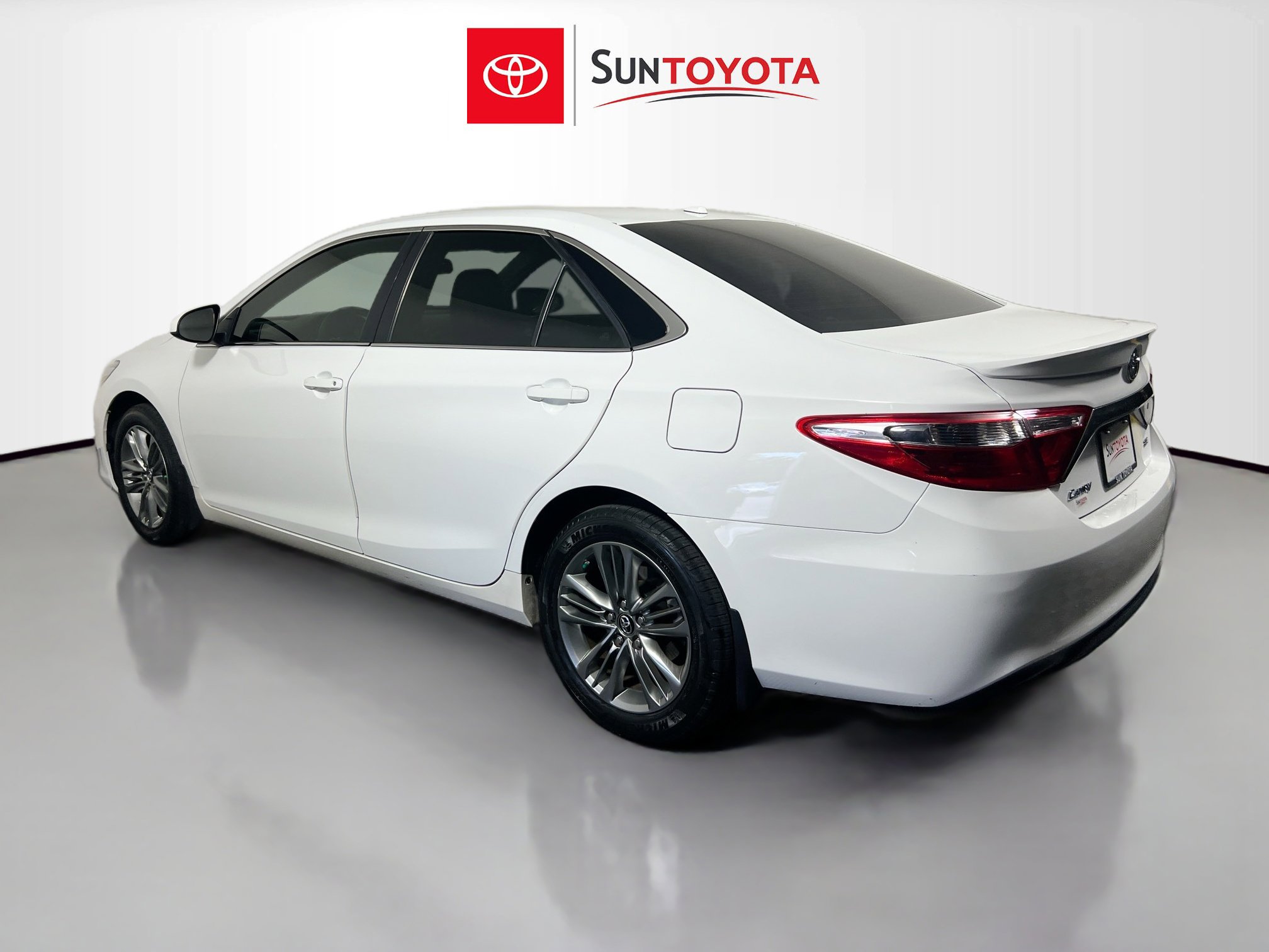 Used 2017 Toyota Camry LE FWD image 6