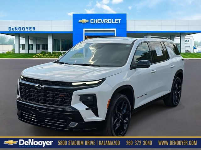 Used 2024 Chevrolet Traverse RS image 1