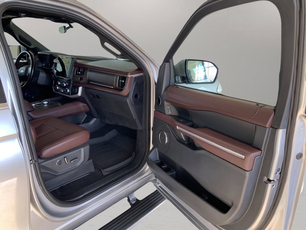 Used 2022 Ford Expedition Max Limited AWD/4WD image 16