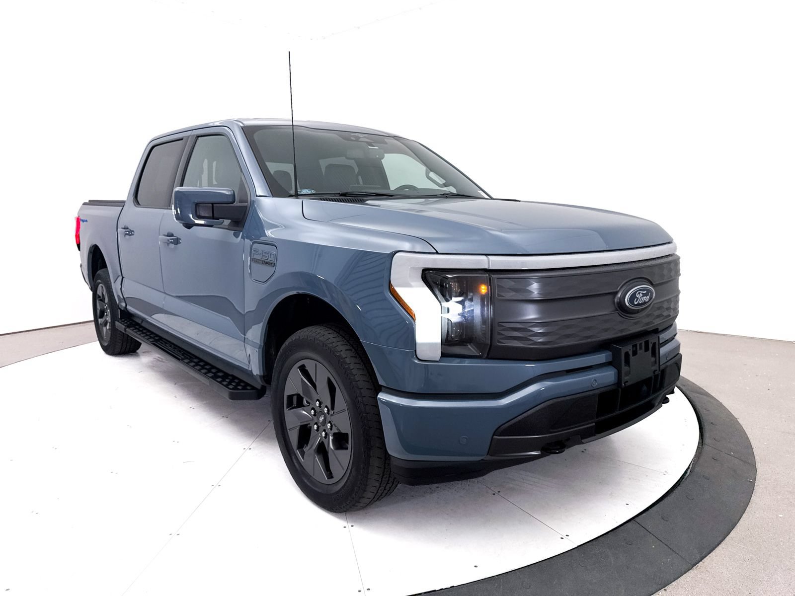 Used 2023 Ford F150 Lightning Lariat AWD/4WD image 11