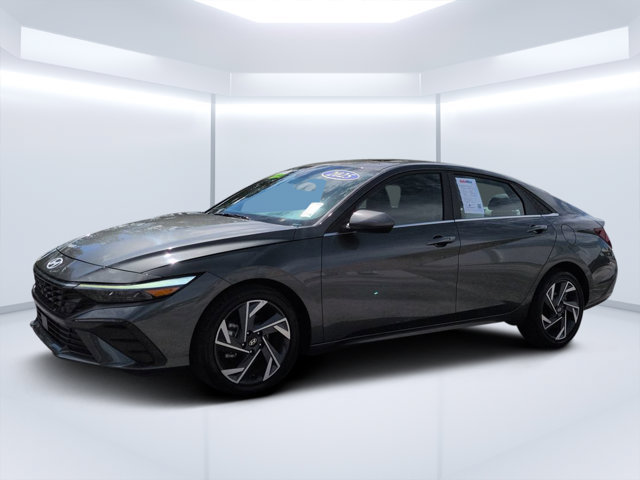Used 2025 Hyundai Elantra SEL FWD image 7